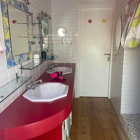 Deux Personnes, Lit Pour Bebe